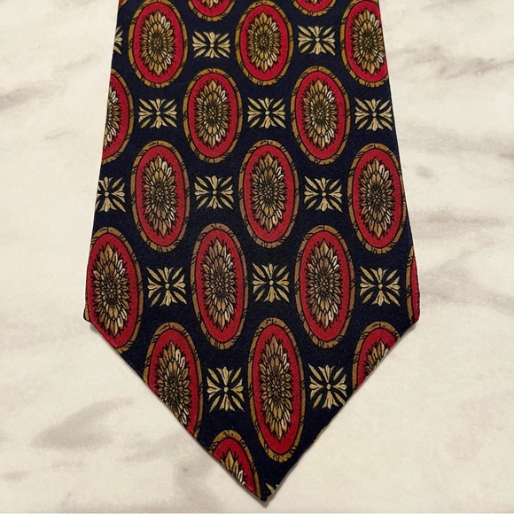 Bill Blass BonMarche 100% Silk Medallion Tie - Picture 2 of 6
